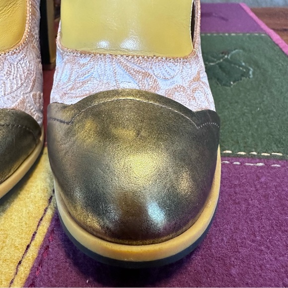 Fluevog Attic Joyce Buckled Heel with Scalloped Toe in Gold ๐ - Picture 3 of 11